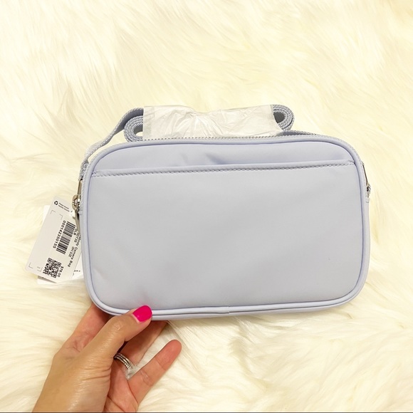 ✨Sold✨Lululemon • Crossbody Camera Bag - Picture 5 of 14